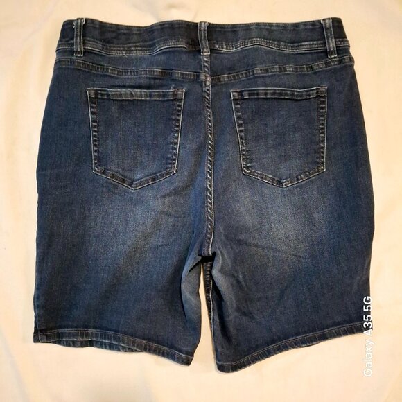 Lane Bryant Womens Denim Bermuda Shorts Size 20 Medium Wash Stretch Cotton Blend - Picture 3 of 5